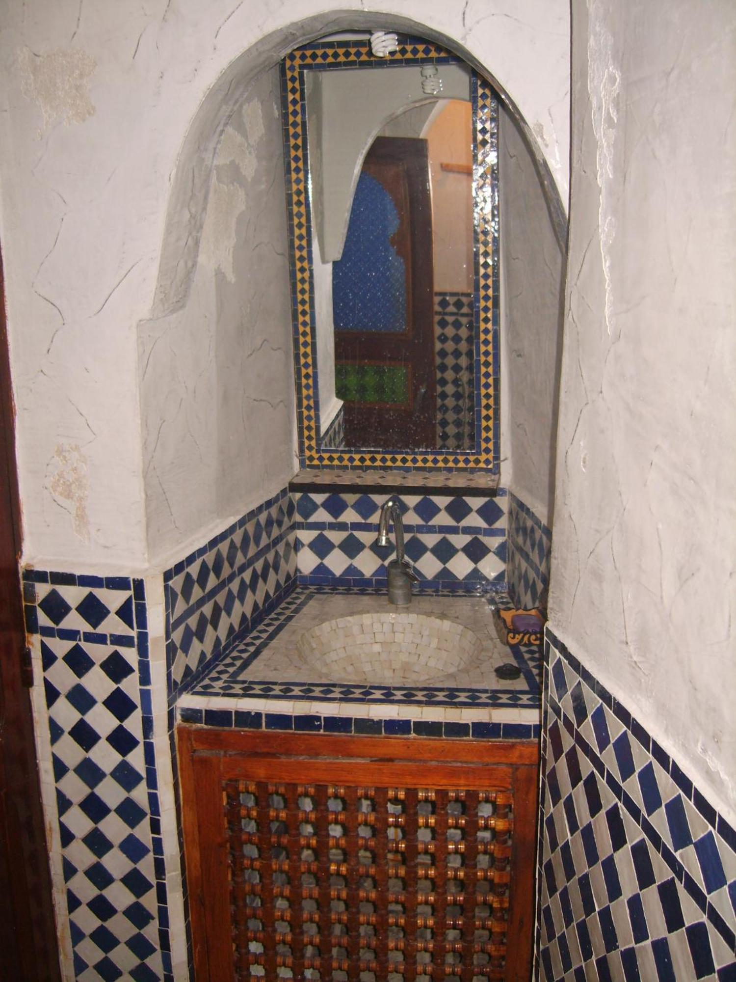 Riad Les Chrifis Navette Aeroport 24 Sur 24 Fes Exterior photo