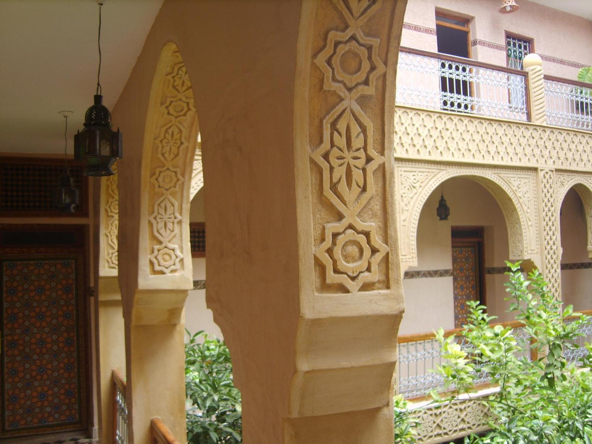 Riad Les Chrifis Navette Aeroport 24 Sur 24 Fes Exterior photo