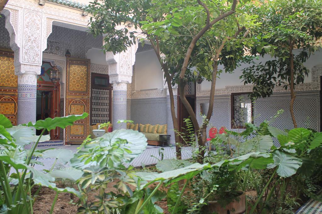 Riad Les Chrifis Navette Aeroport 24 Sur 24 Fes Exterior photo