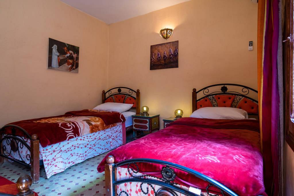 Riad Les Chrifis Navette Aeroport 24 Sur 24 Fes Exterior photo