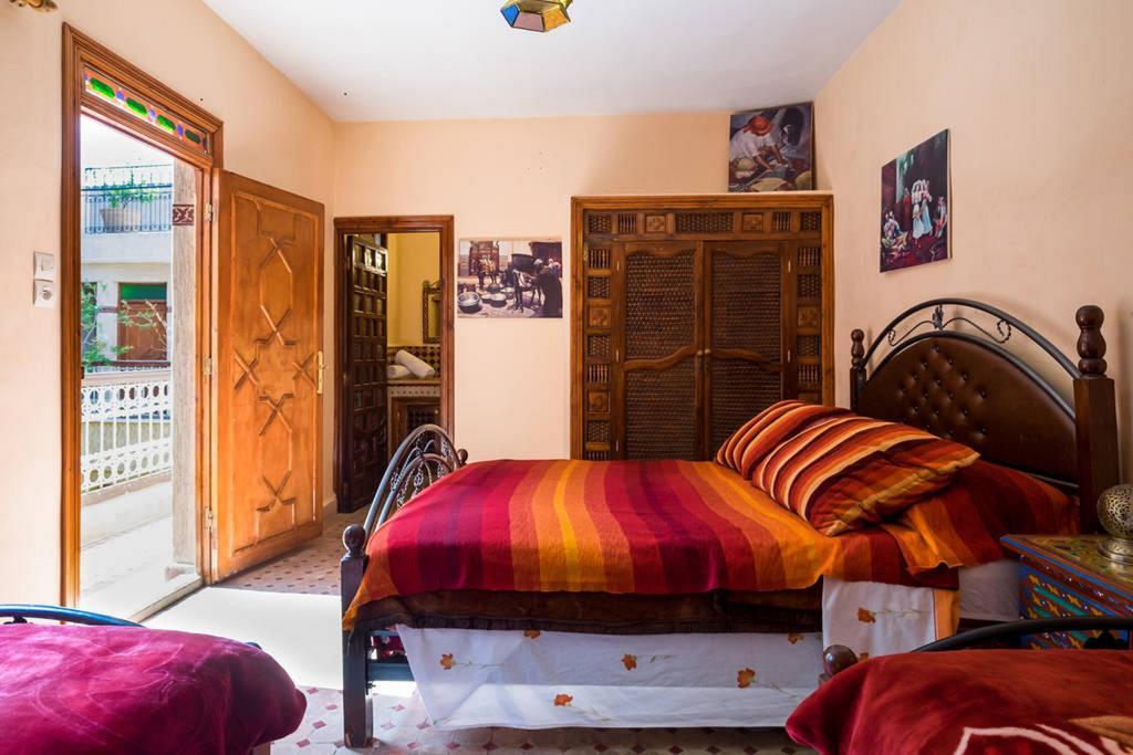 Riad Les Chrifis Navette Aeroport 24 Sur 24 Fes Exterior photo